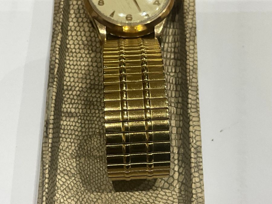 Smiths Deluxe 9ct Gold Mans Wristwatch