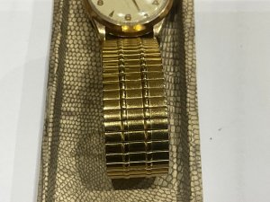 This superb watch comes in good condition and working order, backs engraved and has the date of 1947 when presented, the watch is all english made and was the top watch of that day, superb expandable gold plated bracelet that is in excellent shape and condition, watch comes with the original presentation case which now shows some wear,