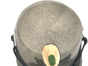 Jäger shako, likely an officer's model from the kingdom of saxony. Superb complete helmet showing stains, condition is good a rare helmet will be a great addition to one’s collection and definitely a future investment height 19 cm length 16 cm depth 23 cm, offering free delivery worldwide reference bbs. Tel: we accept online payments for all our items listed: bank transfer cash on collection or if wishing over the phone using your debit or credit cards, also doing layby payments plan, or email giving your address details & contact number and we shall send you your items invoice to make