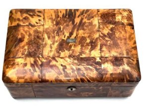 Georgian large box, overall conditions very good, superbly fitted out, this is a very superior made box large in size length being 31 cm depth of 20 cm height being 12 cm, at moment no key for lock, i will try to locate a suitable one,