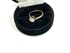 Sized j-k ring 18 carat gold and platinum, the diamond being natural has an incursion as most have, the diamond size is approximately 1 carat, old cut brilliant white, comes in its own presentation box, offering free delivery worldwide reference cc. Tel: we accept online payments for all our items listed: bank transfer cash on collection or if wishing over the phone using your debit or credit cards, also doing layby payments plan, or email giving your address details & contact number and we shall send you your items invoice to make