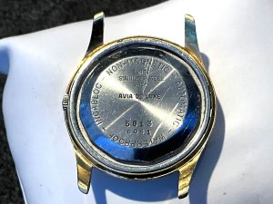 A rare avia de luxe automatic 30 jewels watch. It is in gwo and is swiss made. It has a standard diameter of 32mm and with the crown 34mm, calendar date function, waterproof, incabloc, non-magnetic, stainless steel back. Reference no: 5813-6042. It has recently been serviced and ticks nicely. Offering free worldwide post, reference drc3