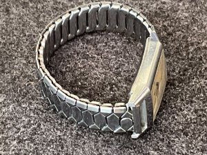 Vintage watch has odd blemish but in excellent working order, a rare watch for anyone’s collection, offering free delivery worldwide reference drc8
