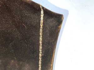 Superb quality designed solid 9ct gold and weighs some 8.5 grams, has length fully opened of 46 cm, condition is excellent offering free delivery worldwide reference drc1
