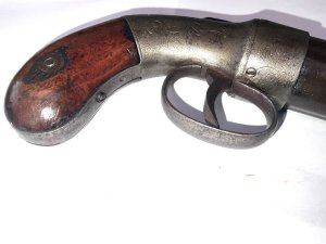 Approximately .32 caliber. Marked at the barrel ribs allen & thurber worcester " "allen & thurber worchester". Hammer marked "allen's patent mechanically sound. Light pitting to the metal components. Actions working as it should, length of 19 cm height 10 cm depth 4 cm, .32 calibre, offering free uk delivery reference dbss. Tel: we accept online payments for all our items listed: bank transfer cash on collection or if wishing over the phone using your debit or credit cards, also doing layby payments plan, or email giving your address details & contact number and we shall send you your items invoice to make