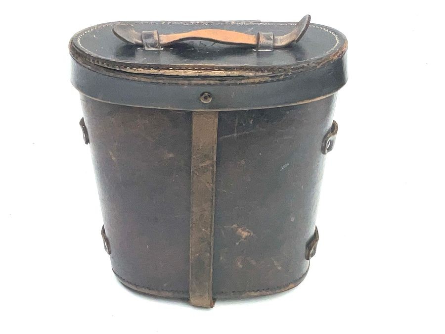Binoculars & Case Canadian 1944