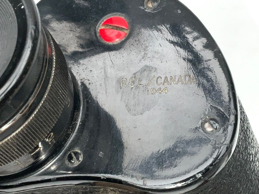 Binoculars & Case Canadian 1944