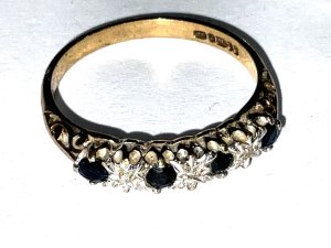 Garnets & Diamonds 9ct Gold Ladies Ring