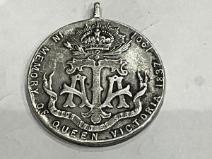 Super medallion to the late queen victoria solid silver overalls condition is very good reference drc3 tel: we accept online payments for all our items listed: bank transfer cash on collection or if wishing over the phone using your debit or credit cards, also doing layby payments plan, or email giving your address details & contact number and we shall send you your items invoice to make