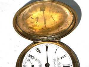 Early 20 th century, all brass cased working man’s watch, comes needing new gas’s recommended a clean and service though in good working order, all brass hard wearing case, dials good too, diameter 55 cm made by star watch co, offering free delivery worldwide, reference abox tel: we accept online payments for all our items listed: bank transfer cash on collection or if wishing over the phone using your debit or credit cards, also doing layby payments plan, or email giving your address details & contact number and we shall send you your items invoice to make