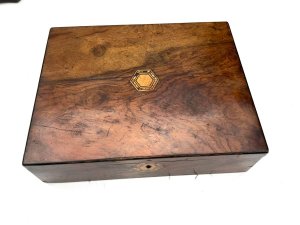 His and hers gun case, belgium made for famous gunsmith of the time, condition is very good, measurements are length 27 cm width 21 cm height being 8 cm, inner sizes length 24 cm width 18 cm heights 3 cm,