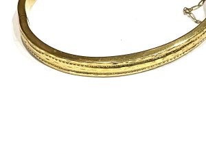 Having the stamp of 375 for 9ct rose gold showing the odd blemish as very old has working safety chain and clasps good too, weight being 8.24 grams outer length of 7cm width outer being 6cm gold bands widths 6mm thickness being 3mm, offering free uk delivery reference drc8 tel: we accept online payments for all our items listed: bank transfer cash on collection or if wishing over the phone using your debit or credit cards, also doing layby payments plan, or email giving your address details & contact number and we shall send you your items invoice to make