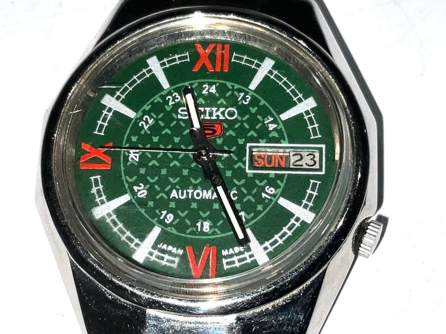 Seiko 5 Day/date Mans Wristwatch
