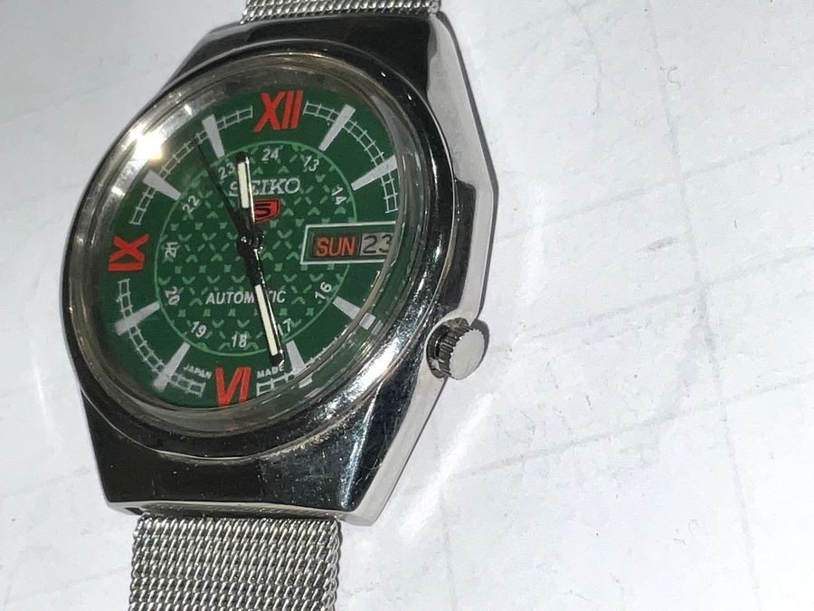 Seiko 5 Day/date Mans Wristwatch