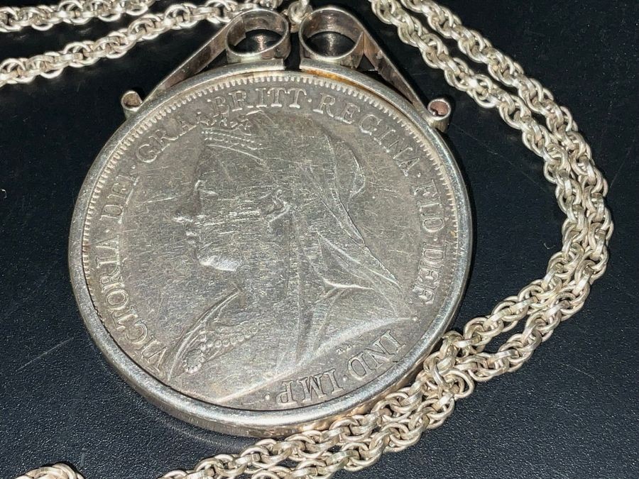 Victoria 1899 Silver Crown Neclace