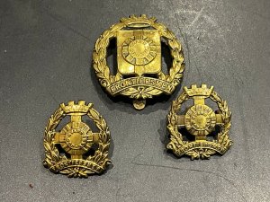 Boer war era soldiers cap and shoulders badges, all in excellent condition and fully working order sized made in brass, offering free uk delivery, reference drc5 tel: we accept online payments for all our items listed: bank transfer cash on collection or if wishing over the phone using your debit or credit cards, also doing layby payments plan, or email giving your address details & contact number and we shall send you your items invoice to make