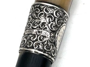 Stunning quality silver and horn handle and ebony stick in superb condition hallmarked for birmingham 1926, length of 92 cm in total, across horns handle is 12 cm sticks diameter from handles 23 mm tapering down to ferule 15 mm, from steels tip to top of handle being 83 cm