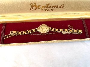 Swiss made bettina star mechanical movement case and chain hallmarked for 375 9ct gold, watch in good condition and fully working order, has original presentation case circa 1960’s, drc9 tel: we accept online payments for all our items listed: bank transfer cash on collection or if wishing over the phone using your debit or credit cards, also doing layby payments plan, or email giving your address details & contact number and we shall send you your items invoice to make