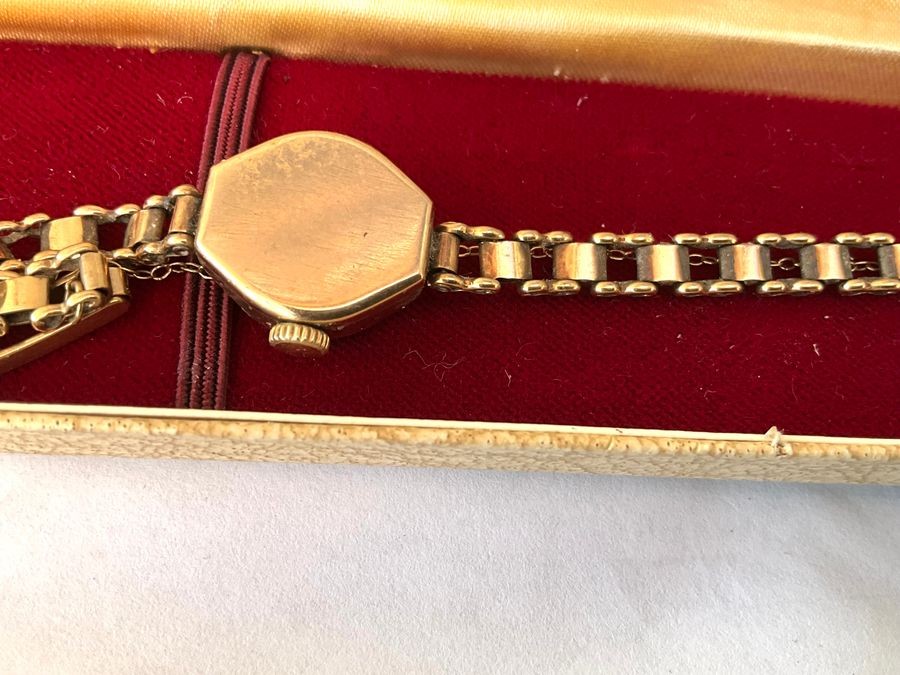 Gold Ladies Wristwatch