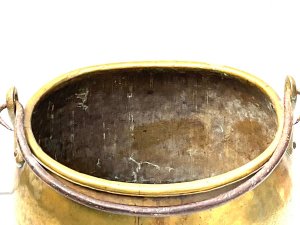 Superb heavy iron handled brass pan, the pan no longer will hold water as-body around bottoms some issues with cracks, would still serve as fireplace logs holder though as its been used for these past hundreds of years, sizes are height 35 cm to tops edge length of 46 cm the depth being 40 cm, a really good looking antique with still practical use. Reference dbgs tel: we accept online payments for all our items listed: bank transfer cash on collection or if wishing over the phone using your debit or credit cards, also doing layby payments plan, or email giving your address details & contact number and we shall send you your items invoice to make
