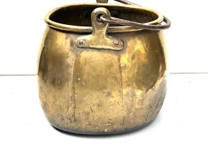 Superb heavy iron handled brass pan, the pan no longer will hold water as-body around bottoms some issues with cracks, would still serve as fireplace logs holder though as its been used for these past hundreds of years, sizes are height 35 cm to tops edge length of 46 cm the depth being 40 cm, a really good looking antique with still practical use. Reference dbgs tel: we accept online payments for all our items listed: bank transfer cash on collection or if wishing over the phone using your debit or credit cards, also doing layby payments plan, or email giving your address details & contact number and we shall send you your items invoice to make