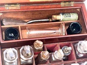Quality item has the label stating melbourne town uk on lid, the bottles are all original and is full of the doctors essentials to administer his patience's medication there are some chips to bottles lips, height of box is 17 cm length 22 cm depth being 19 cm, reference fbs. Tel: we accept online payments for all our items listed: bank transfer cash on collection or if wishing over the phone using your debit or credit cards, also doing layby payments plan, or email giving your address details & contact number and we shall send you your items invoice to make