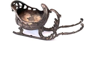 Quality item consider european possibly german, conditions marred by missing rails support probable had the makers info and metals content on it, sizes are length of 12 cm heights 6 cm width being 4.5 cm, reference sb. Tel: we accept online payments for all our items listed: bank transfer cash on collection or if wishing over the phone using your debit or credit cards, also doing layby payments plan, or email giving your address details & contact number and we shall send you your items invoice to make