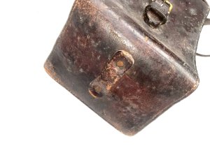 This leather pouch is in very good condition retaining the original shoulder strap too for the machine gun of swedish design but used by the german army in world war one, reference dbss tel: we accept online payments for all our items listed: bank transfer cash on collection or if wishing over the phone using your debit or credit cards, also doing layby payments plan, or email giving your address details & contact number and we shall send you your items invoice to make