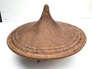This vintage hat is in excellent condition see photos, 21” diameter, about 9” high tel: we accept online payments for all our items listed: bank transfer cash on collection or if wishing over the phone using your debit or credit cards, also doing layby payments plan, or email giving your address details & contact number and we shall send you your items invoice to make