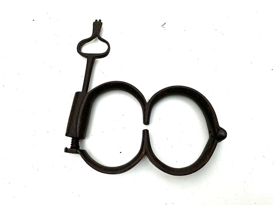 Primary image for Handcuffs Figure Of Eight Hiatts