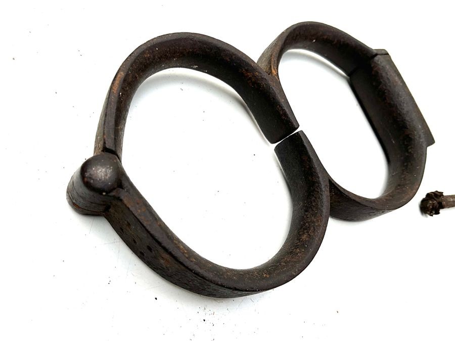 Handcuffs Figure Of Eight Hiatts