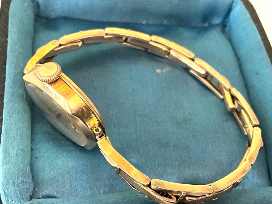Ladies 9ct Gold Wristwatch