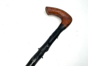 Superb stick circa 1890, strong and sturdy all fitting firm too, length in total 92 cm across grip length is 12 cm sticks diameter from top of grips 2 cm tapering down to ferule being 2 cm from the high tensioned steel blades tip to handles tops lengths 84 cm, reference lp2 tel: we accept online payments for all our items listed: bank transfer cash on collection or if wishing over the phone using your debit or credit cards, also doing layby payments plan, or email giving your address details & contact number and we shall send you your items invoice to make