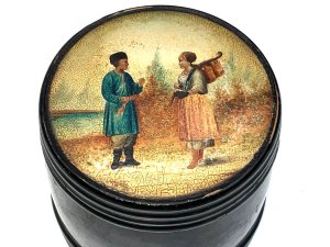 A superb antique russian lacquered papier mache round tea caddy box by a renowned maker, and dating from the late 19th century circa 1885 9cm high diameters 10 cm conditions very good reference ihs tel: we accept online payments for all our items listed: bank transfer cash on collection or if wishing over the phone using your debit or credit cards, also doing layby payments plan, or email giving your address details & contact number and we shall send you your items invoice to make