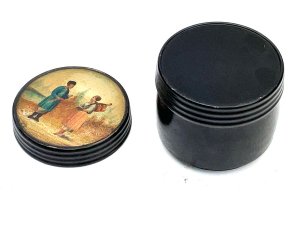 A superb antique russian lacquered papier mache round tea caddy box by a renowned maker, and dating from the late 19th century circa 1885 9cm high diameters 10 cm conditions very good reference ihs tel: we accept online payments for all our items listed: bank transfer cash on collection or if wishing over the phone using your debit or credit cards, also doing layby payments plan, or email giving your address details & contact number and we shall send you your items invoice to make