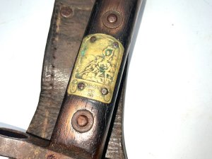 Has an italian badge on handle dated 1915 scabbard good as is the frog quite a rare bayonet a must for the collection, reference dbsd3 tel: we accept online payments for all our items listed: bank transfer cash on collection or if wishing over the phone using your debit or credit cards, also doing layby payments plan, or email giving your address details & contact number and we shall send you your items invoice to make