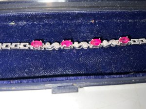 Superb lady’s jewelled bracelet of quality, beautiful rubies and brilliant diamonds set in this wonderful 14 carat white gold bracelet length 19 cm,