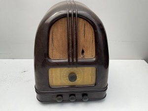 Bakelite cased condition very good cloth needs replaced back panels missing inwards complete and needs assessing, ideal restoration project, reference dgs tel: we accept online payments for all our items listed: bank transfer cash on collection or if wishing over the phone using your debit or credit cards, also doing layby payments plan, or email giving your address details & contact number and we shall send you your items invoice to make