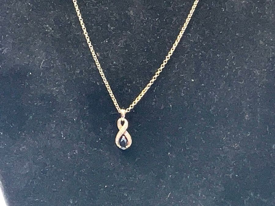 Gold Diamonds & Sapphire Pendant With Gold Chain.