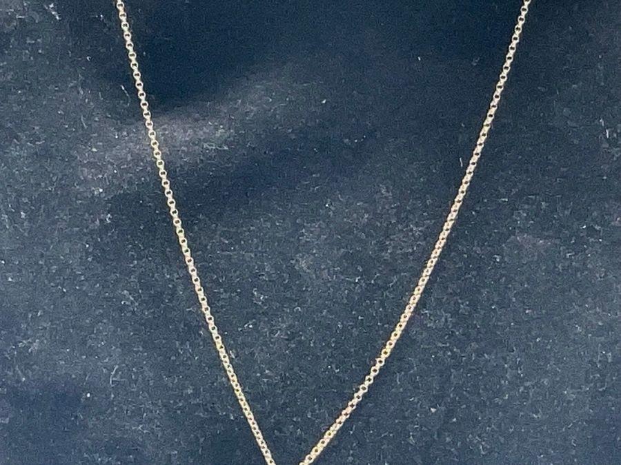Gold Diamonds & Sapphire Pendant With Gold Chain.