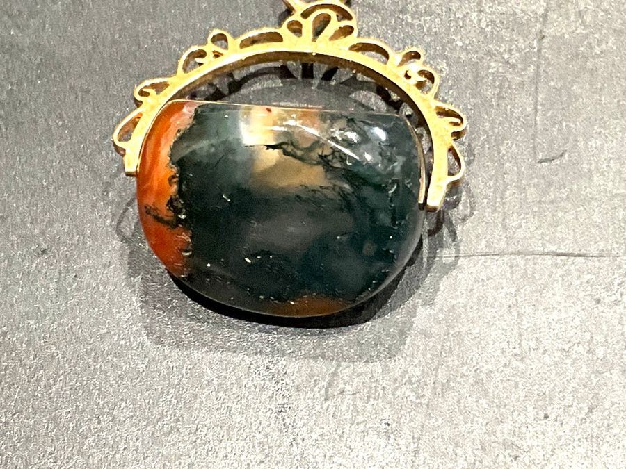 9ct Gold Revolving Stone Pendant