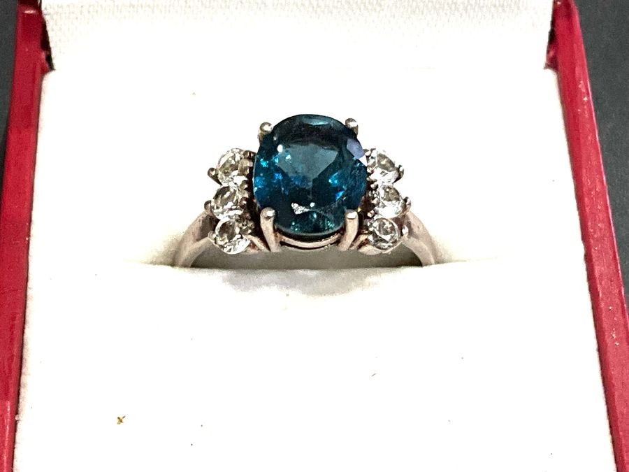 Ladies 925 Silver Ring
