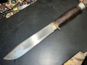 Heavy bowie knife, no manufacturer name, considered sheffield made. Length in total of 33 cm width of blades 35 mm, blades depth being 5 mm, condition is very good, offering free delivery worldwide reference cc. Tel: we accept online payments for all our items listed: bank transfer cash on collection or if wishing over the phone using your debit or credit cards, also doing layby payments plan, or email giving your address details & contact number and we shall send you your items invoice to make