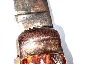 Rare, one of the very first made on licence for the british war ministry by the american firm camillus cutlery co camill us ny 1915. Horn grips all fittings firm closed length of the knife when closed 12cm width of 4cm depth being 2cm, reference drc7