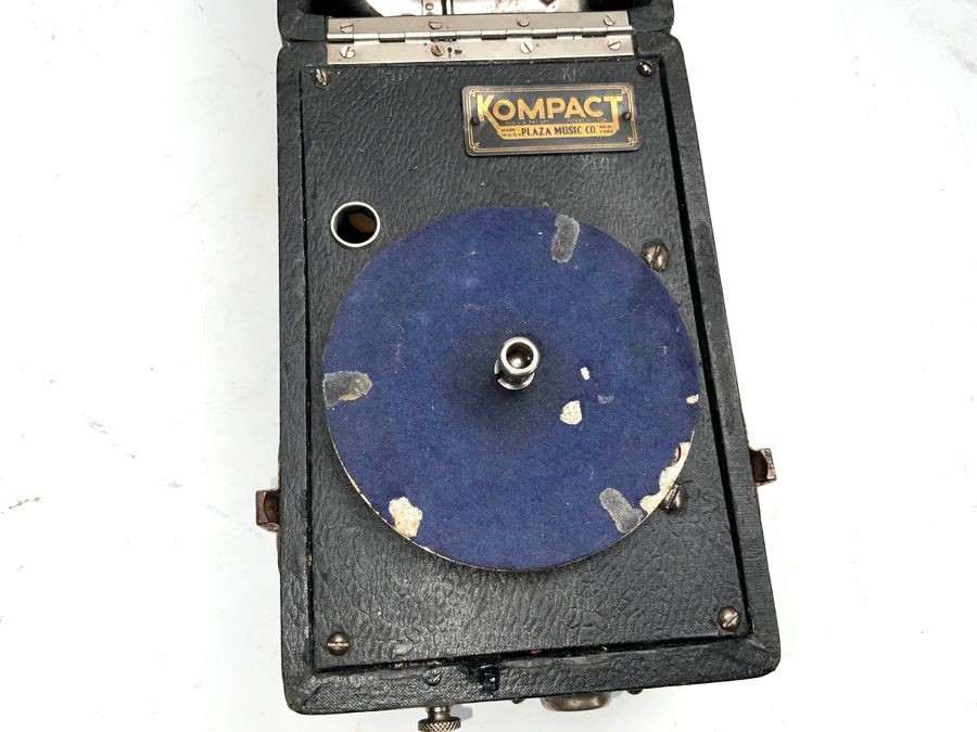 Kompact Plaza Music Record Player