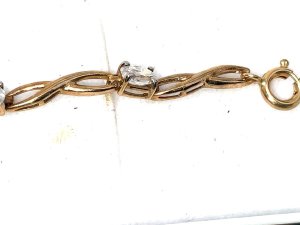 Superb ladys bracelet thats adorned with qz stones solid gold 375 conditionds superd too, length of 18cm weighing in total 5.14grams. Reference drc2 tel: we accept online payments for all our items listed: bank transfer cash on collection or if wishing over the phone using your debit or credit cards, also doing layby payments plan, or email giving your address details & contact number and we shall send you your items invoice to make
