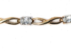 Superb ladys bracelet thats adorned with qz stones solid gold 375 conditionds superd too, length of 18cm weighing in total 5.14grams. Reference drc2 tel: we accept online payments for all our items listed: bank transfer cash on collection or if wishing over the phone using your debit or credit cards, also doing layby payments plan, or email giving your address details & contact number and we shall send you your items invoice to make