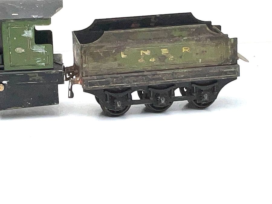 Steam Driven Locomotive & Tender