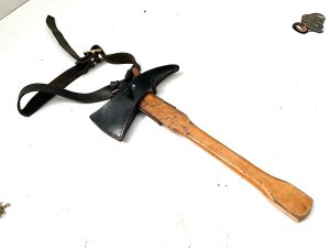 A very uesful 2ww item for the survival of the inocent, showing some use very rare item now, used by the military and fire and survival in those times, reference dbss tel: we accept online payments for all our items listed: bank transfer cash on collection or if wishing over the phone using your debit or credit cards, also doing layby payments plan, or email giving your address details & contact number and we shall send you your items invoice to make
