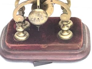 Time piece movement comes in good working order with key and pendulum presentation clock to sergeant john o’connor of th 4th battalion 60th rifles, the original glass dome has been damaged see pictures, the full height including dome is 38 cm width 24 cm depth 17cm, reference bss tel: we accept online payments for all our items listed: bank transfer cash on collection or if wishing over the phone using your debit or credit cards, also doing layby payments plan, or email giving your address details & contact number and we shall send you your items invoice to make